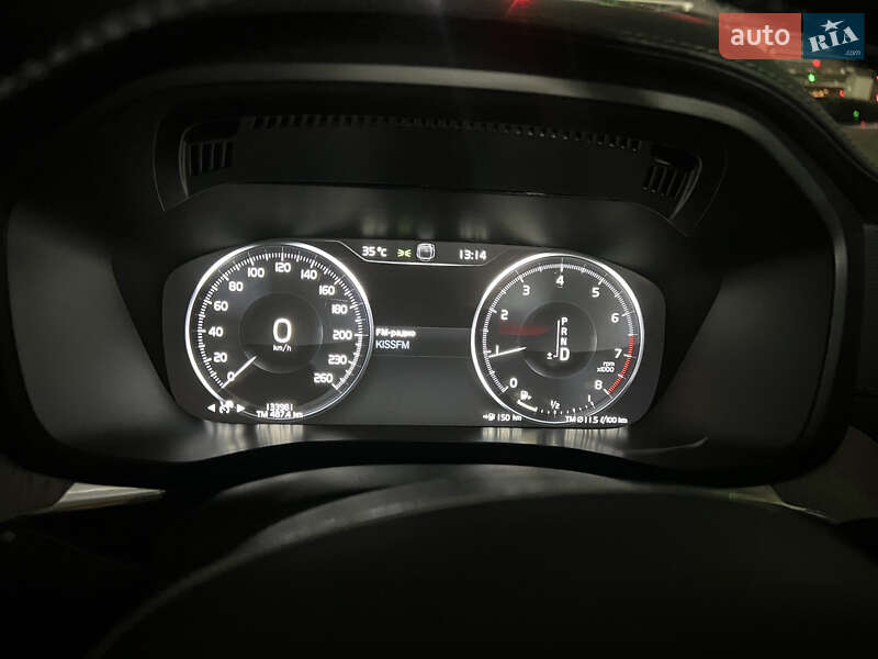 Внедорожник / Кроссовер Volvo XC60 2021 в Киеве