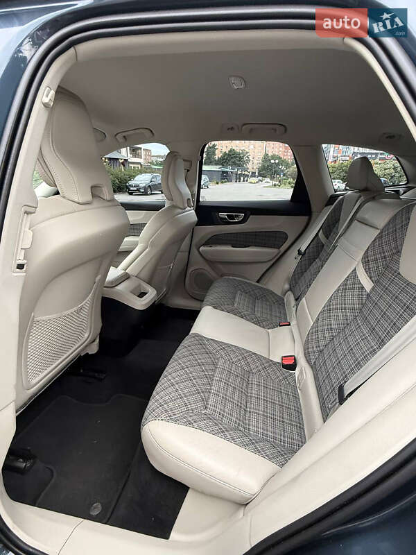 Внедорожник / Кроссовер Volvo XC60 2020 в Луцке