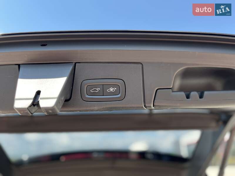 Внедорожник / Кроссовер Volvo XC60 2017 в Киеве фото 31 Внедорожник / Кроссовер Volvo XC60 2017 в Киеве