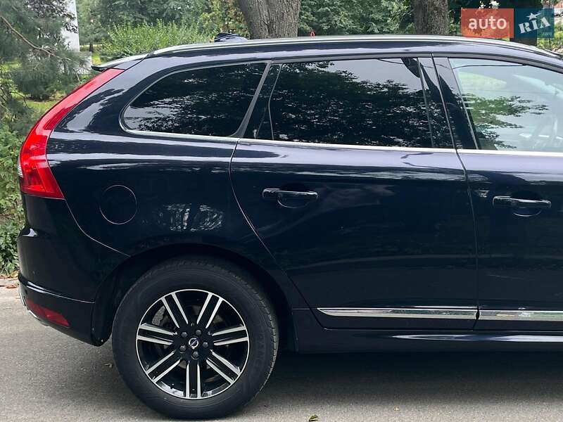 Внедорожник / Кроссовер Volvo XC60 2016 в Киеве