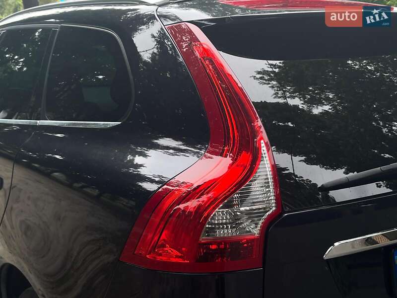 Внедорожник / Кроссовер Volvo XC60 2016 в Киеве