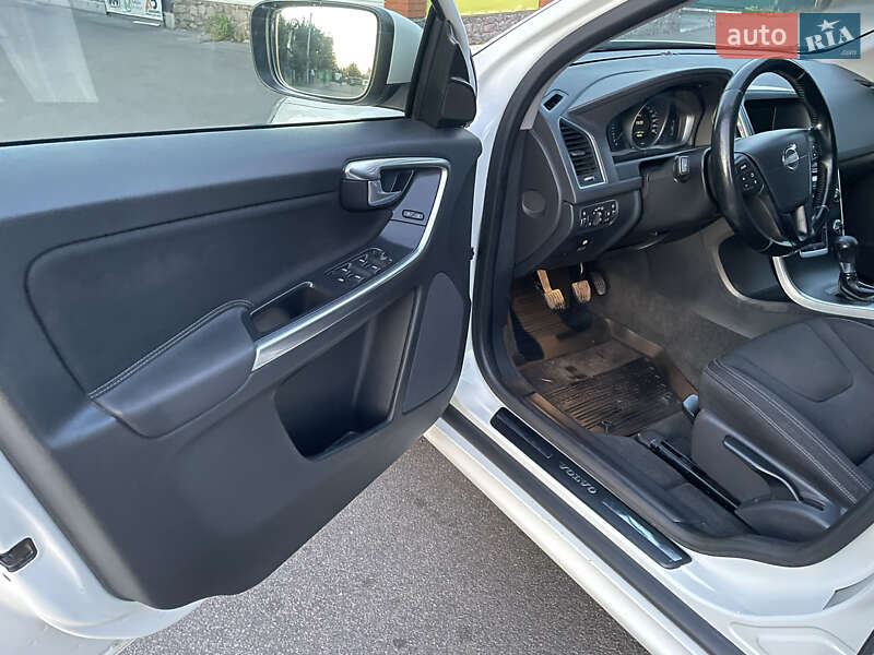 Внедорожник / Кроссовер Volvo XC60 2013 в Мироновке