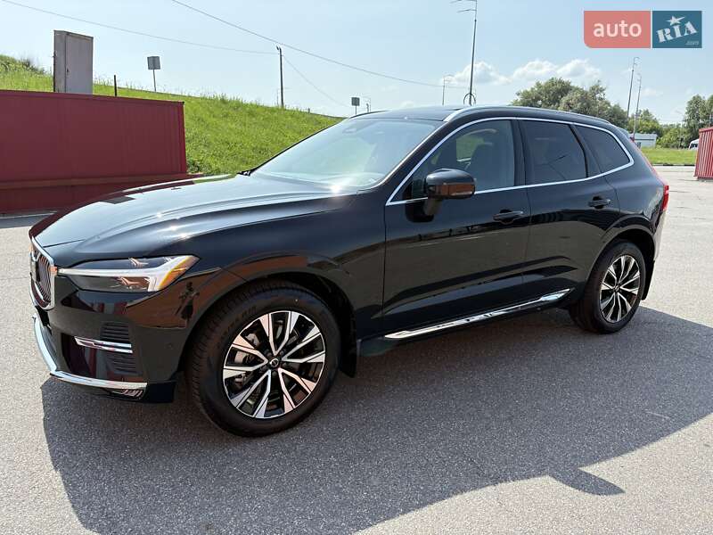 Внедорожник / Кроссовер Volvo XC60 2023 в 