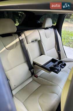 Внедорожник / Кроссовер Volvo XC60 2015 в 