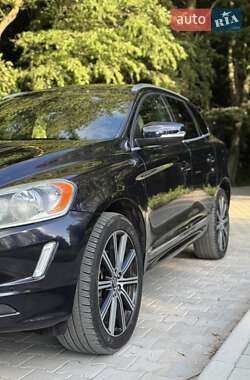 Внедорожник / Кроссовер Volvo XC60 2015 в 