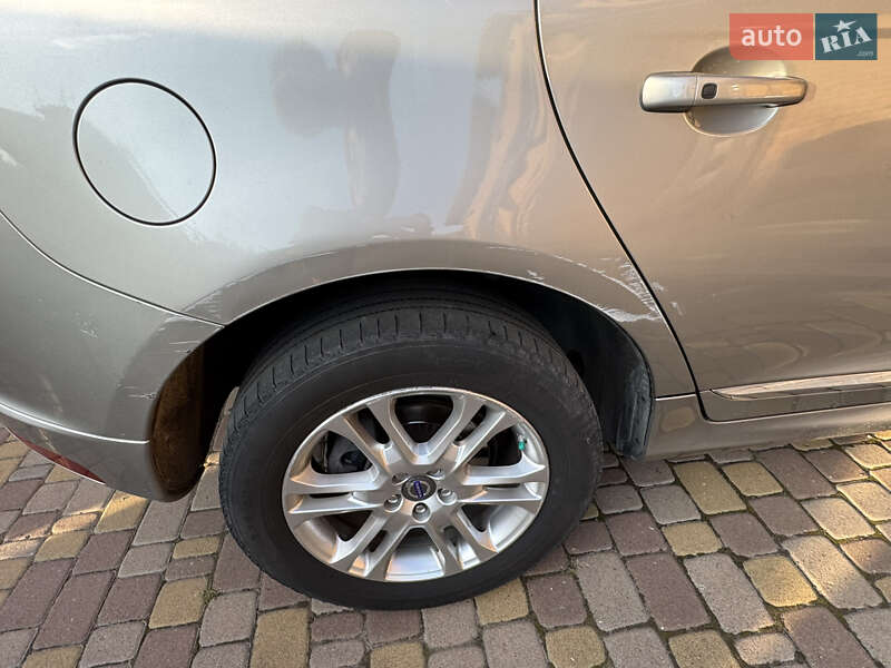 Внедорожник / Кроссовер Volvo XC60 2014 в Киеве