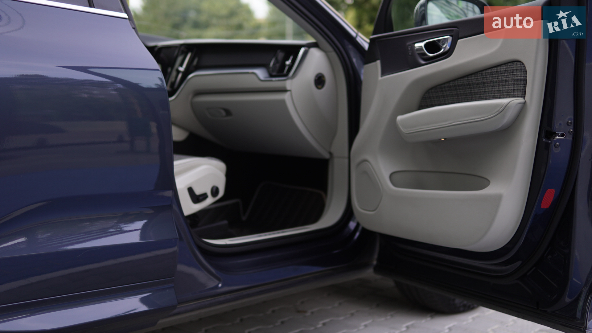 2017 Volvo XC60 - мініатюра 26