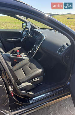 Внедорожник / Кроссовер Volvo XC60 2015 в 