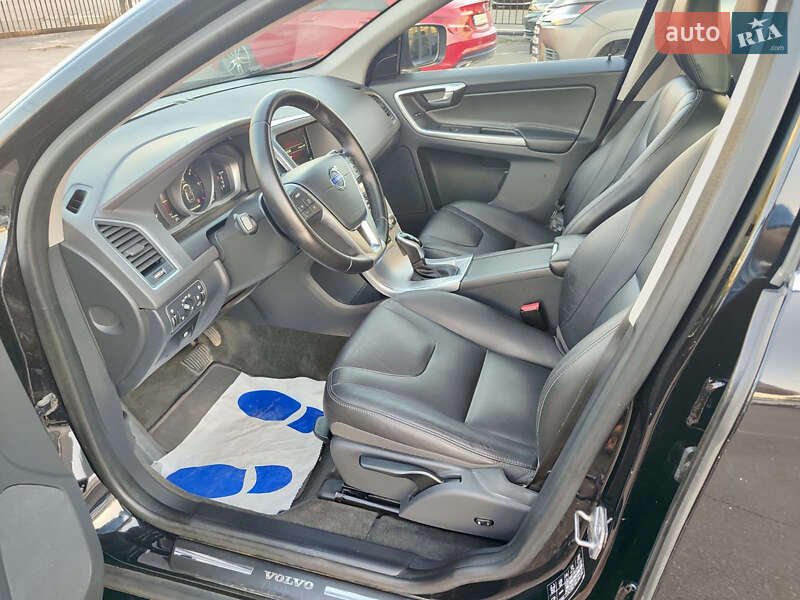 Внедорожник / Кроссовер Volvo XC60 2016 в Киеве