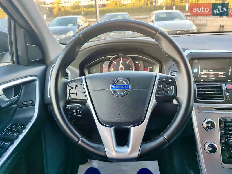 Внедорожник / Кроссовер Volvo XC60 2016 в Киеве