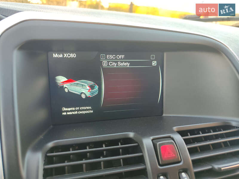 Внедорожник / Кроссовер Volvo XC60 2016 в Киеве