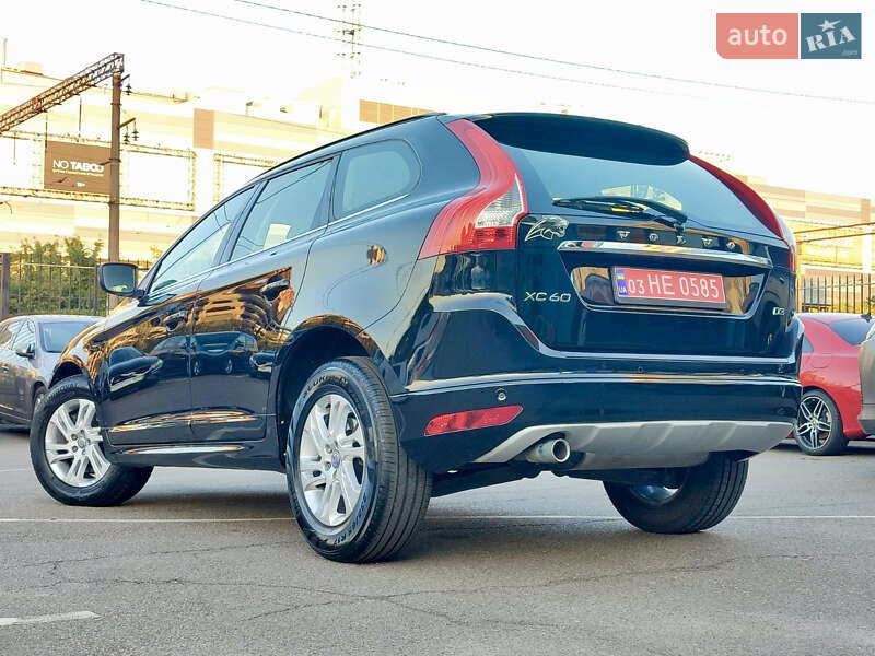 Внедорожник / Кроссовер Volvo XC60 2016 в Киеве