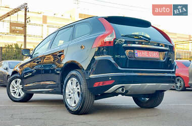 Внедорожник / Кроссовер Volvo XC60 2016 в 
