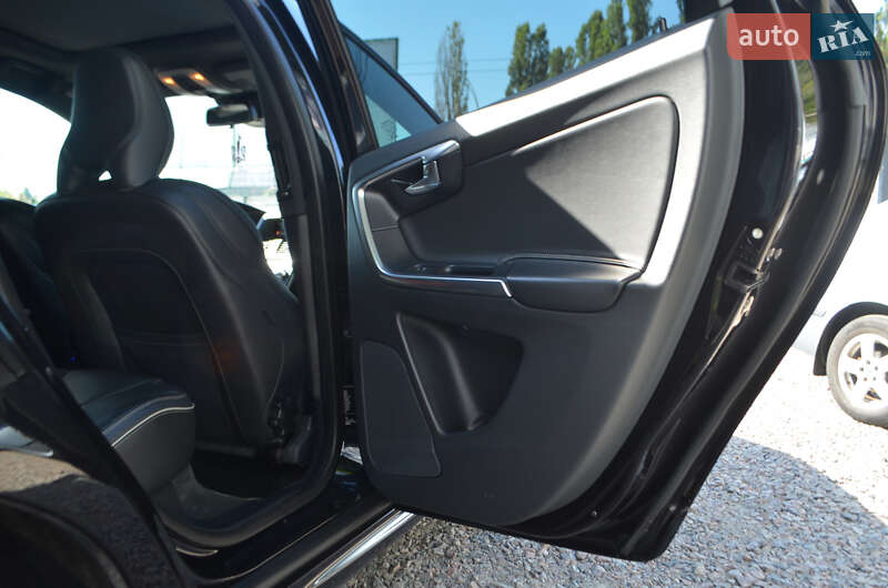 Внедорожник / Кроссовер Volvo XC60 2017 в Киеве