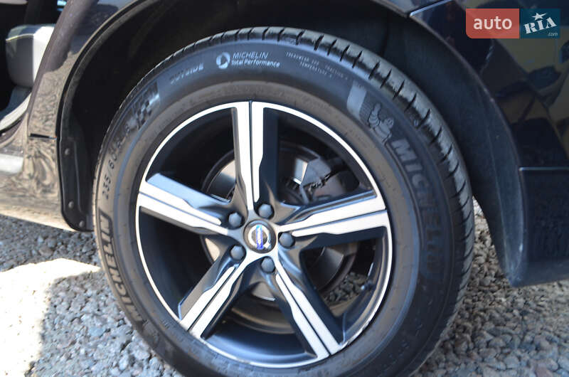 Внедорожник / Кроссовер Volvo XC60 2017 в Киеве