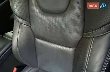 Внедорожник / Кроссовер Volvo XC60 2021 в 