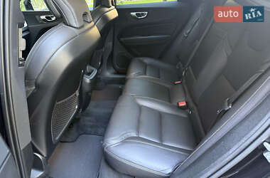 Внедорожник / Кроссовер Volvo XC60 2021 в 
