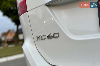 Внедорожник / Кроссовер Volvo XC60 2015 в 