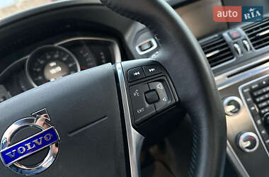 Внедорожник / Кроссовер Volvo XC60 2015 в 