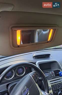 Внедорожник / Кроссовер Volvo XC60 2010 в 