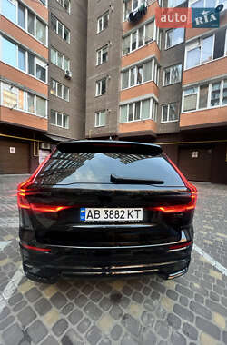 Внедорожник / Кроссовер Volvo XC60 2024 в 