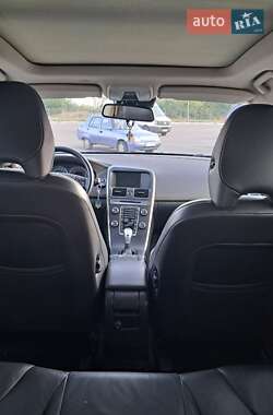 Позашляховик / Кросовер Volvo XC60 2013 в 