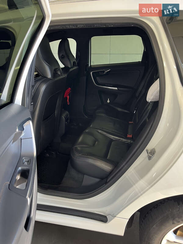 Внедорожник / Кроссовер Volvo XC60 2013 в Киеве