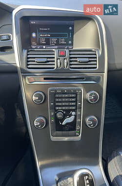 Внедорожник / Кроссовер Volvo XC60 2013 в 