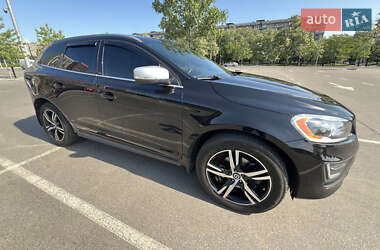 Внедорожник / Кроссовер Volvo XC60 2017 в 