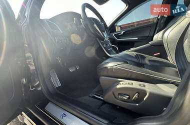 Внедорожник / Кроссовер Volvo XC60 2017 в 