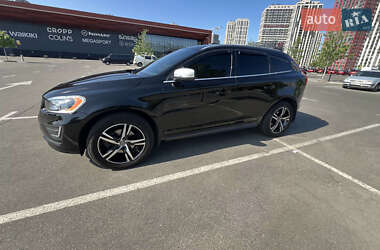 Внедорожник / Кроссовер Volvo XC60 2017 в 