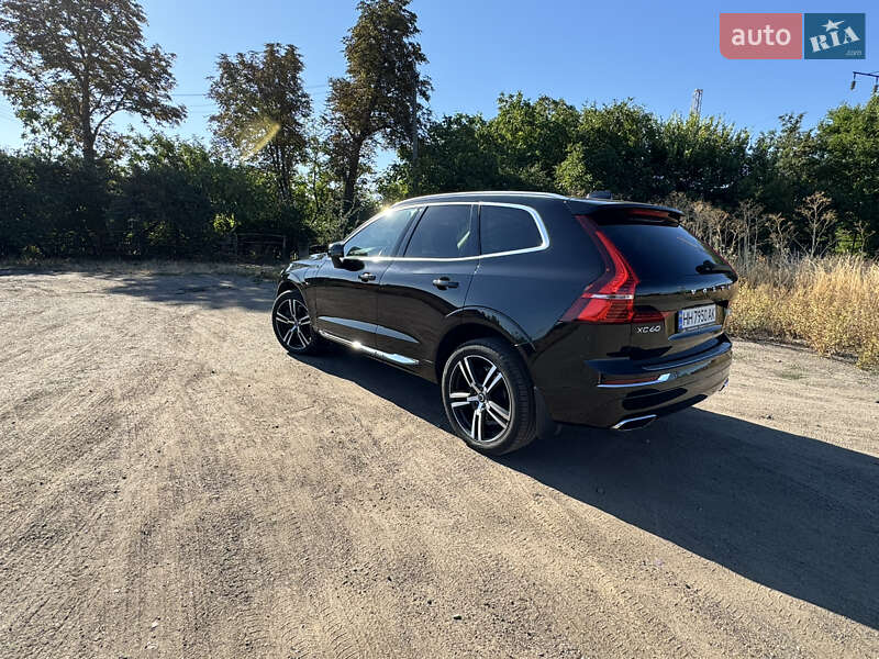 Внедорожник / Кроссовер Volvo XC60 2021 в Подольске