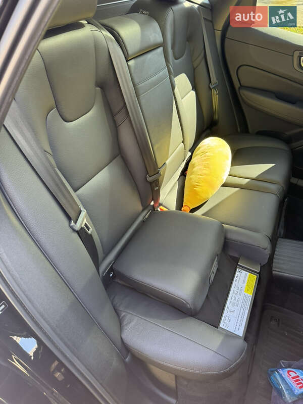 Внедорожник / Кроссовер Volvo XC60 2021 в Подольске