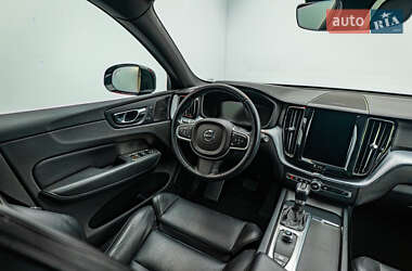 Внедорожник / Кроссовер Volvo XC60 2019 в 