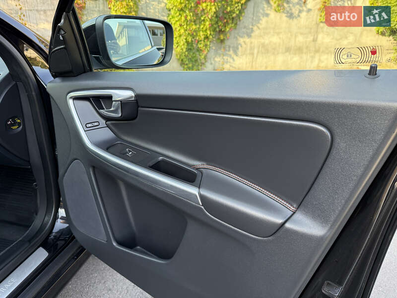 Внедорожник / Кроссовер Volvo XC60 2015 в Ровно