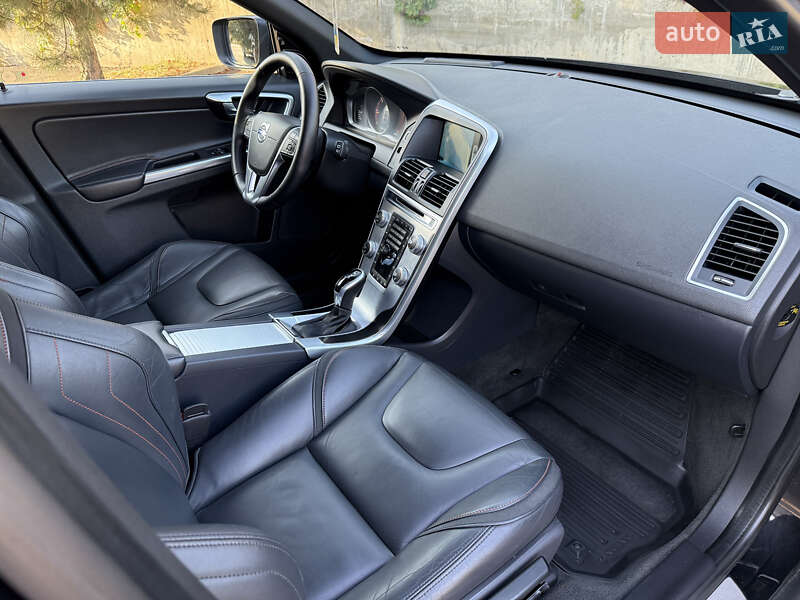 Внедорожник / Кроссовер Volvo XC60 2015 в Ровно