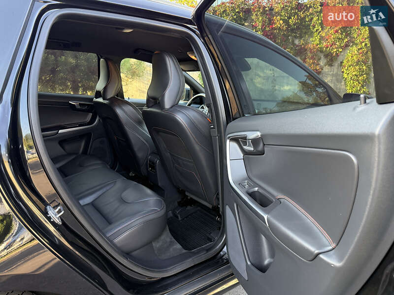 Внедорожник / Кроссовер Volvo XC60 2015 в Ровно