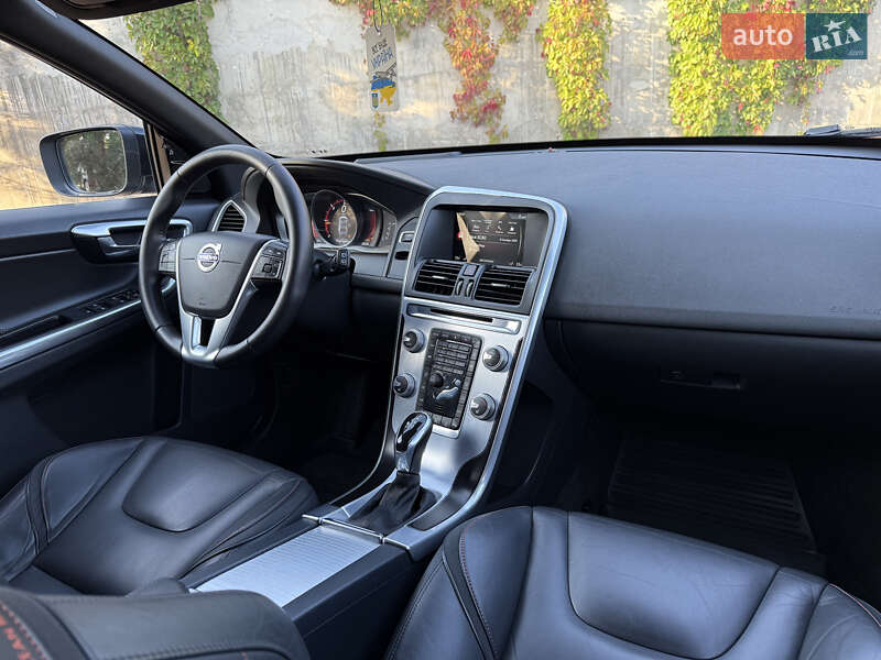 Внедорожник / Кроссовер Volvo XC60 2015 в Ровно