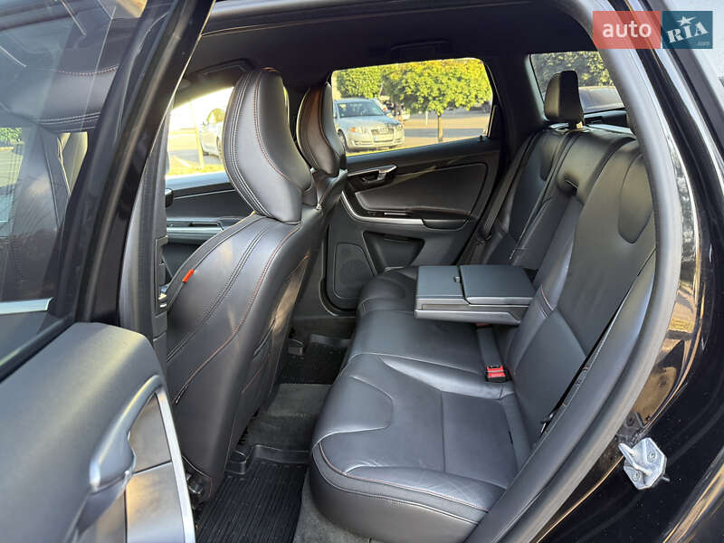 Внедорожник / Кроссовер Volvo XC60 2015 в Ровно