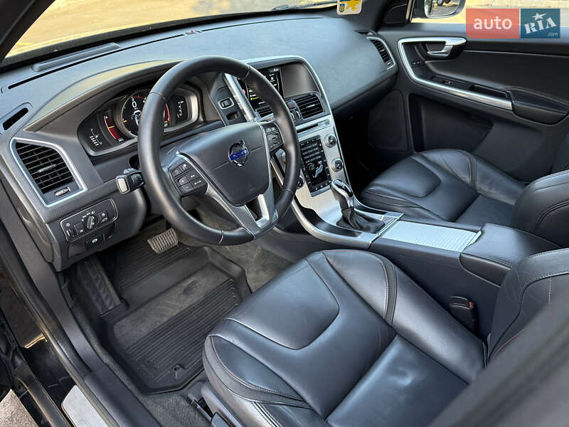 Внедорожник / Кроссовер Volvo XC60 2015 в Ровно