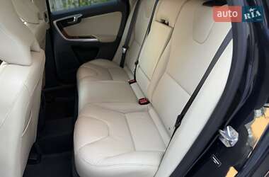 Позашляховик / Кросовер Volvo XC60 2016 в 