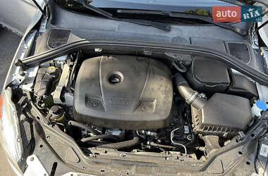 Внедорожник / Кроссовер Volvo XC60 2015 в 