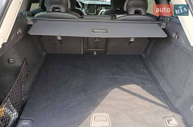Внедорожник / Кроссовер Volvo XC60 2023 в 