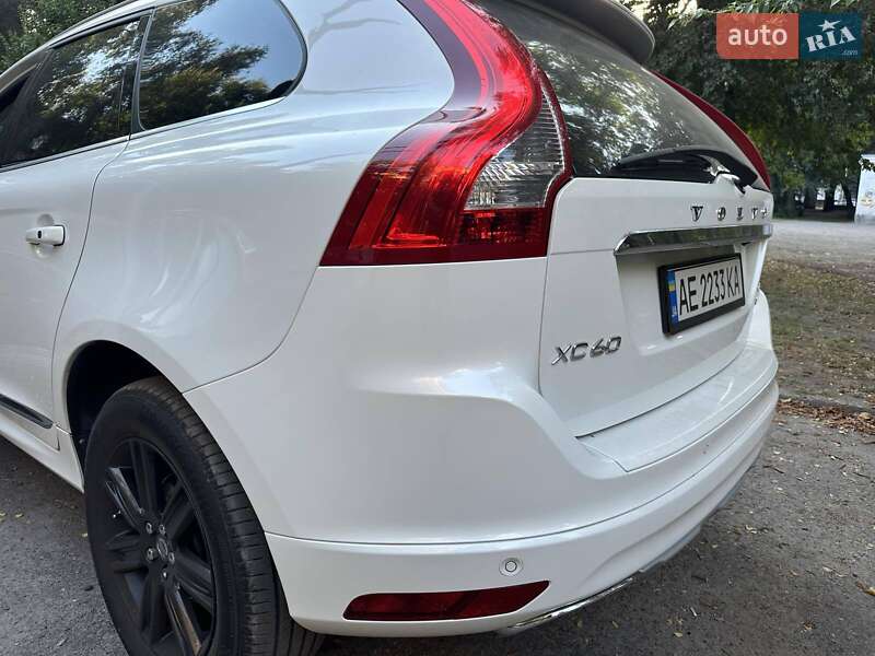 Позашляховик / Кросовер Volvo XC60 2016 в Дніпрі