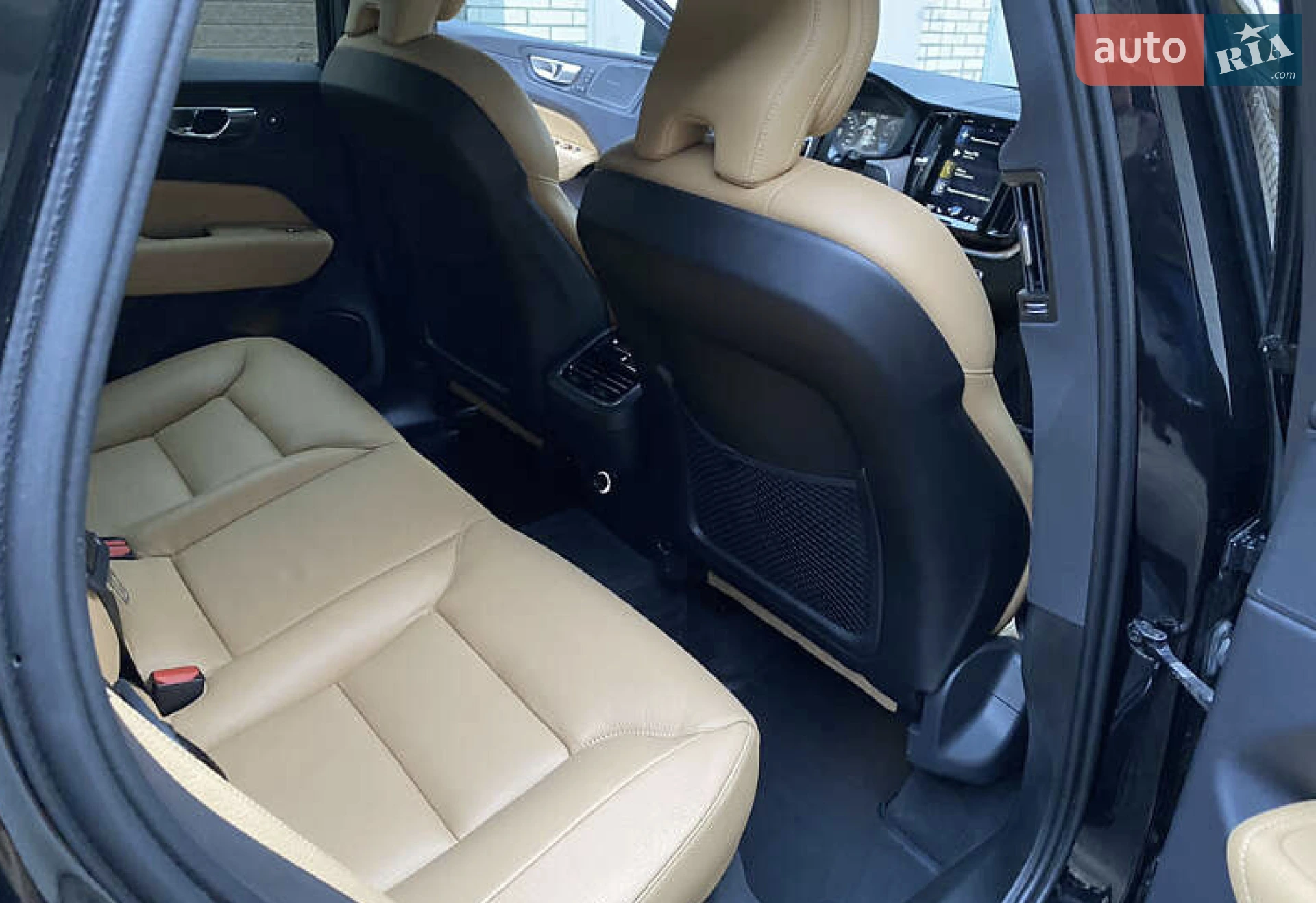 2018 Volvo XC60 - мініатюра 11