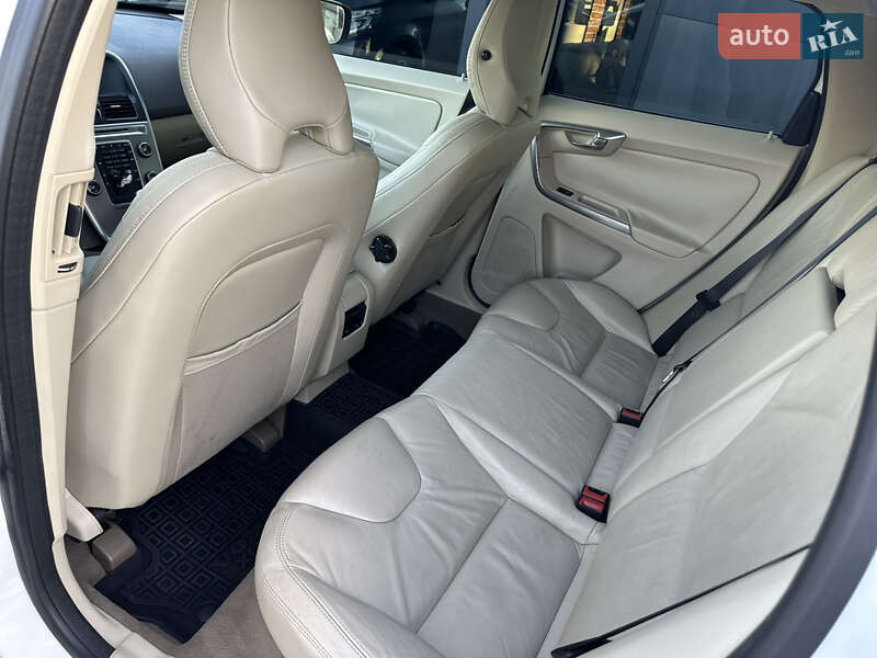 Внедорожник / Кроссовер Volvo XC60 2012 в Ровно