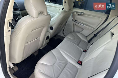 Внедорожник / Кроссовер Volvo XC60 2012 в 