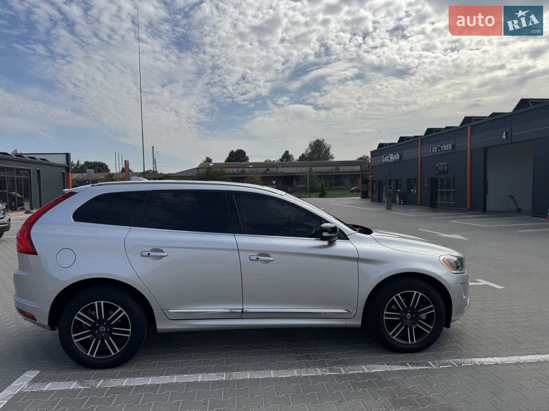 2017 Volvo XC60 - мініатюра 9