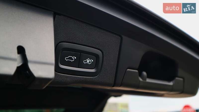 Внедорожник / Кроссовер Volvo XC60 2022 в Киеве