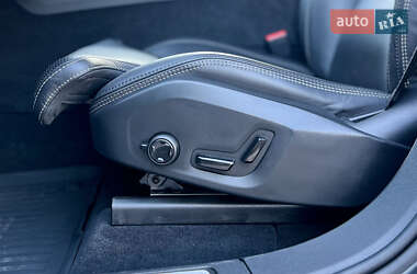 Позашляховик / Кросовер Volvo XC60 2019 в 